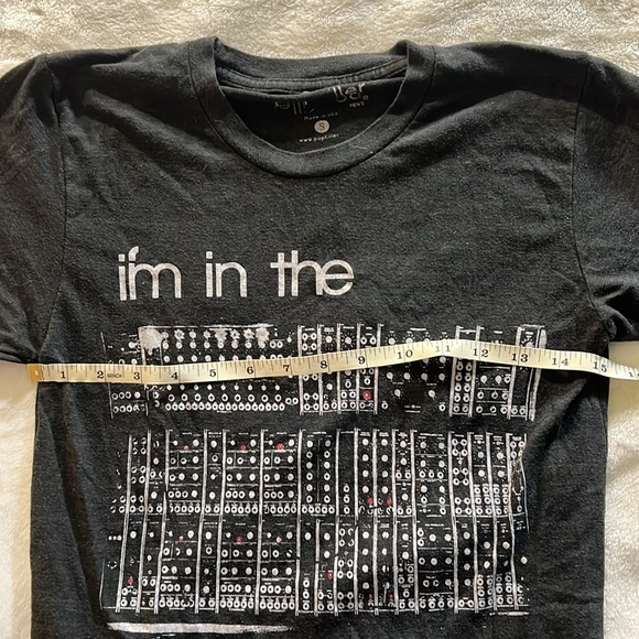 ⭐️2/$6 sale - Music love graphic shirt size Small - Picture 4 of 5